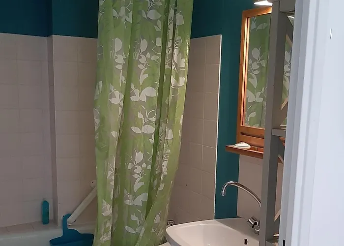 T3 Avec Parking, Proche Centre Et - - Fr-1-319-492 Apartment *