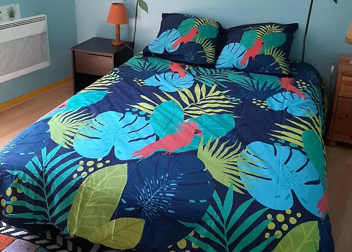 T3 Avec Parking, Proche Centre Et - - Fr-1-319-492 Apartment *